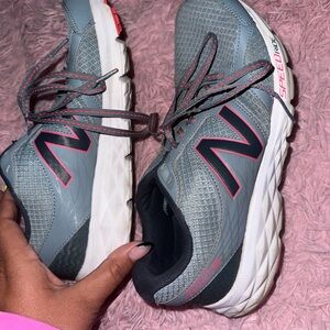 New Balance Women's Blue and Pink Athletic Shoes